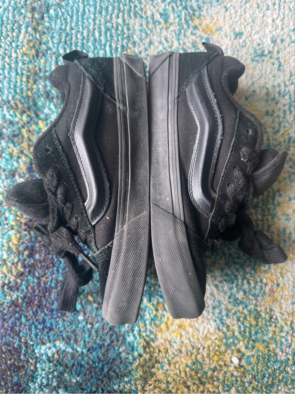 Vans  knu shook size 3.5Y Low Top Sneakers - Black